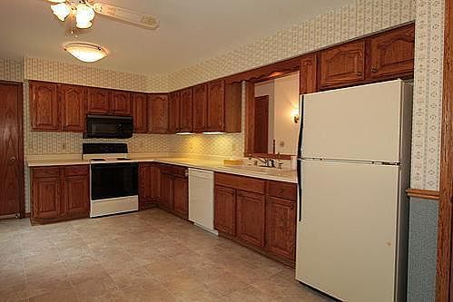 4th image of 609 Fox Knoll Dr