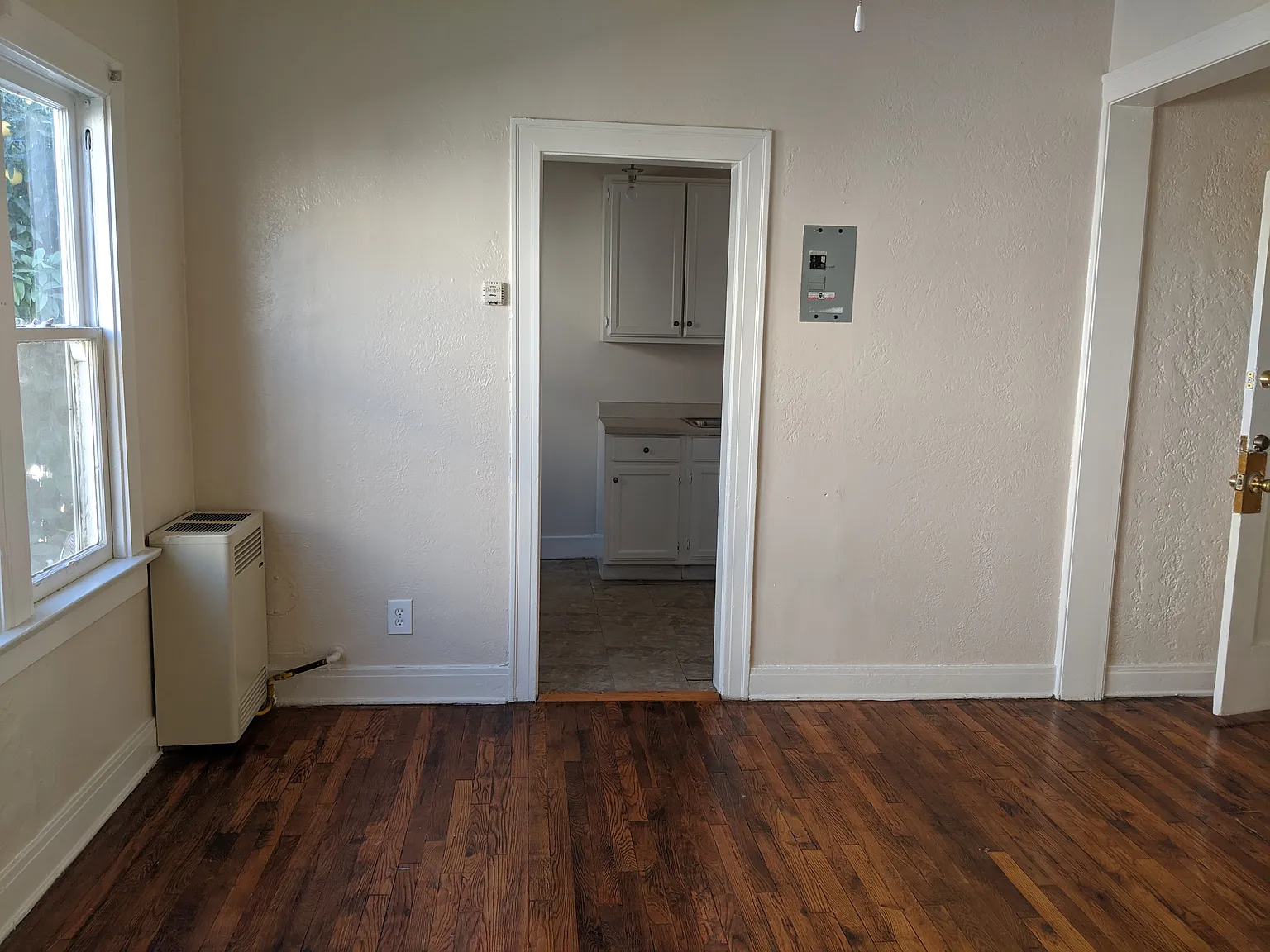 206 N New Hampshire Ave — Photo 3