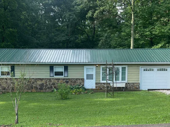 1136 Art Gallery Rd, Bedford, IN 47421