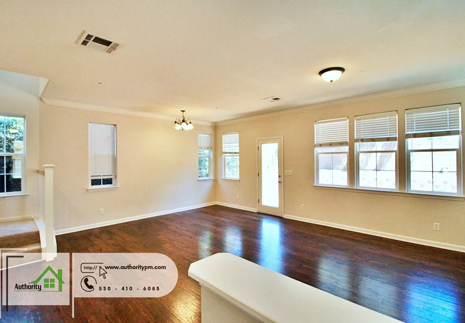 3 bed, 2.5 bath, 1653 sqft, $2,195 — Photo 2
