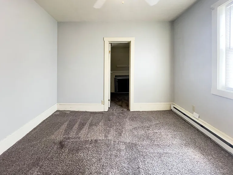 204 N Dill St — Photo 11