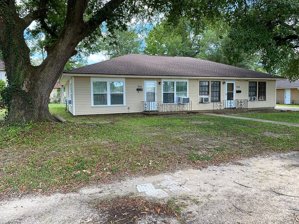 Front of property, 715 is located on the left side