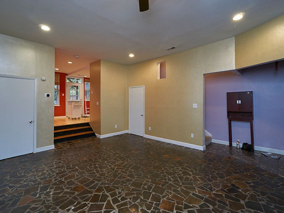 253-15th-St-SE-19-10-16-118_01022023