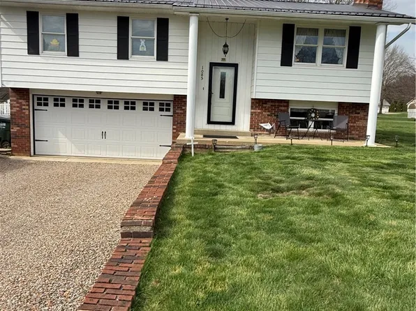 1085 Walter Dr, Zanesville, OH 43701