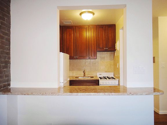 5th image of 335 W 76th St APT 5A