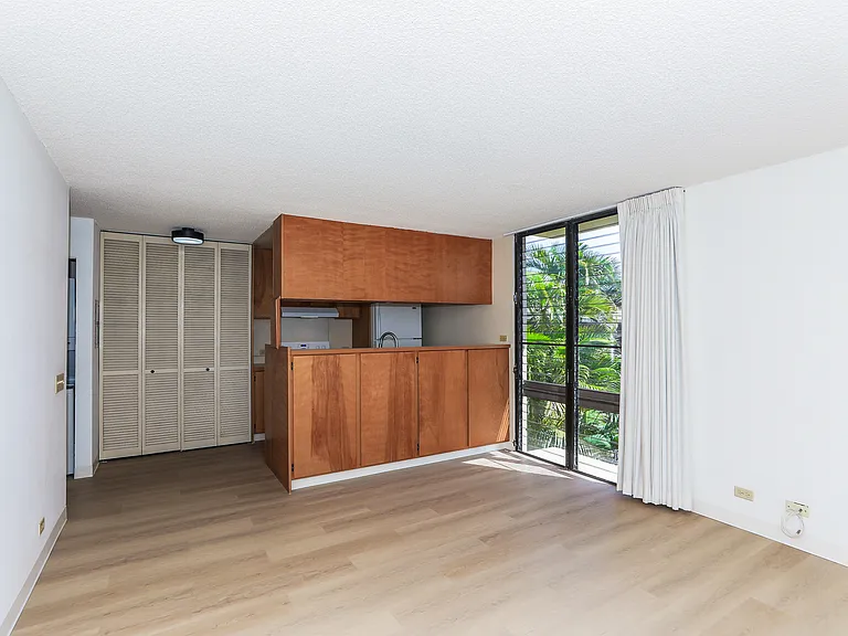 1441 Piikoi St #307 — Photo 17