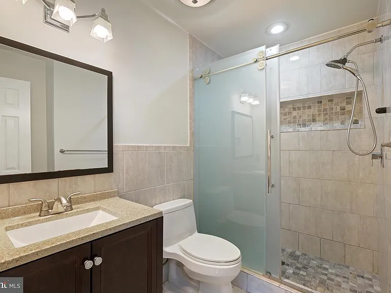 5716 Chapman Mill Dr #200 — Photo 19