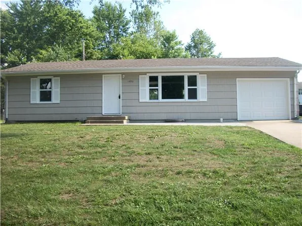 1406 Lawndale Ave, Pleasant Hill, MO 64080