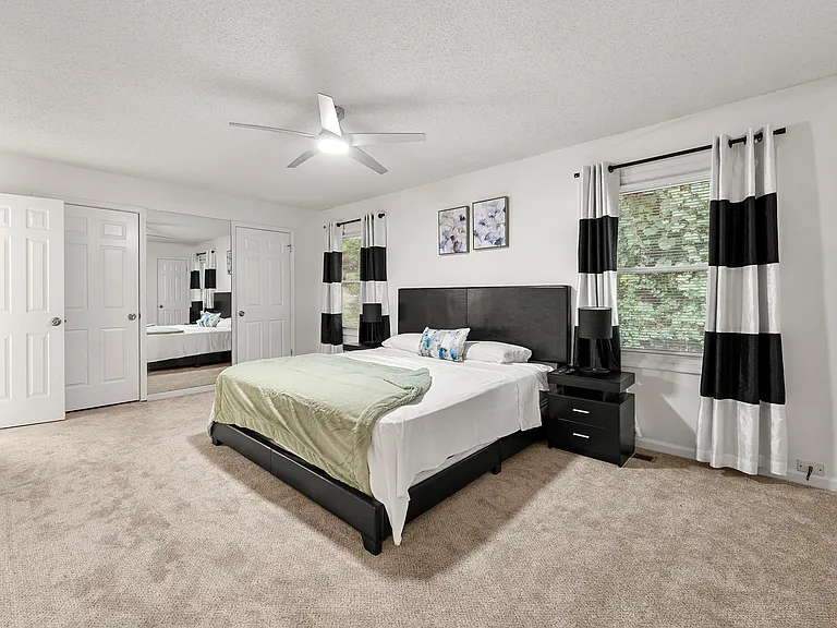 Bell Dr SE — Photo 9