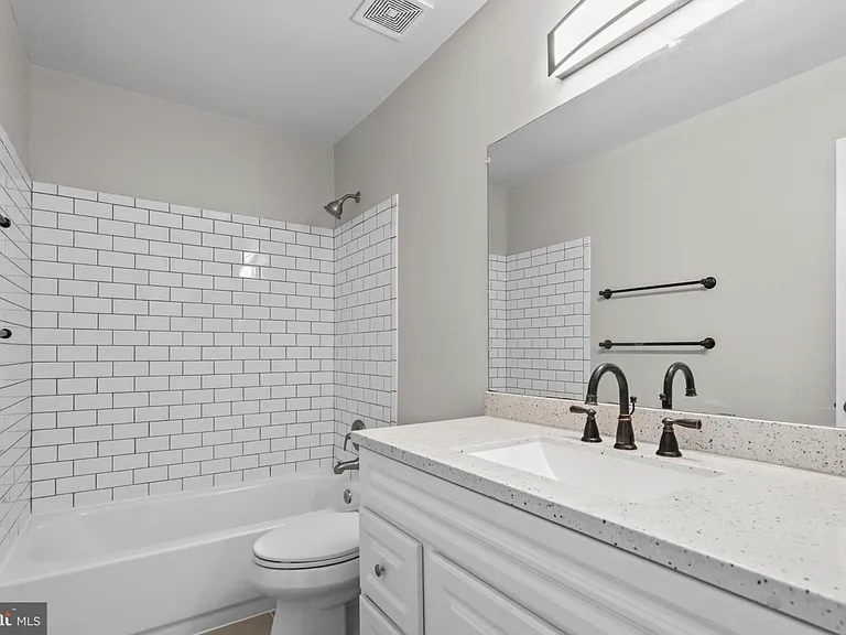 328 Moseby Ct #1 — Photo 9