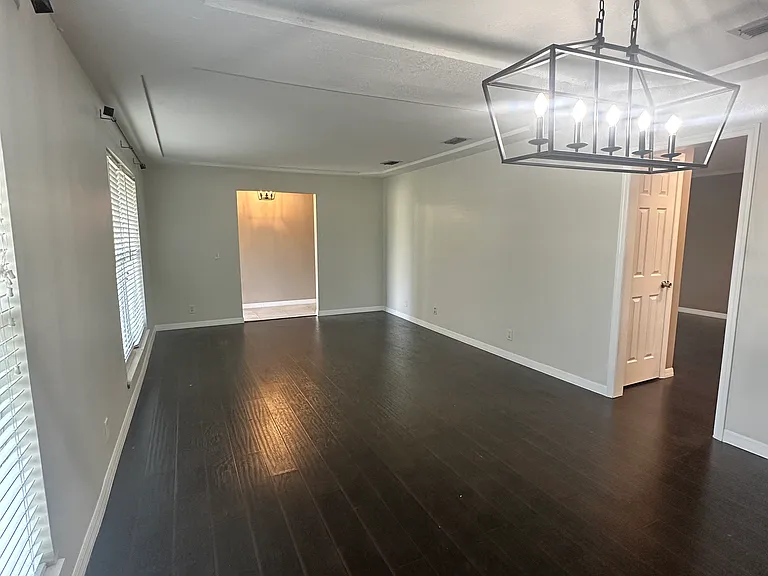 2724 Lexington Dr — Photo 7
