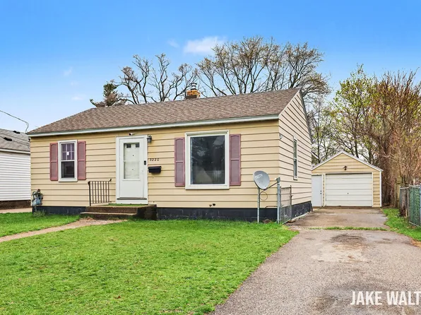 3220 Hillcroft Ave SW, Wyoming, MI 49548
