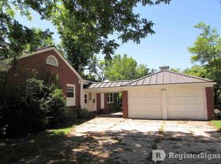 306 San Augustine St, Center, TX 75935