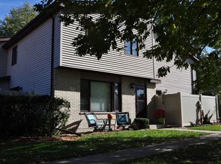 288 E Woodlawn Rd #288, New Lenox, IL 60451