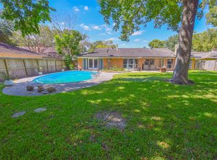 18519 Point Lookout Dr, Houston, TX 77058