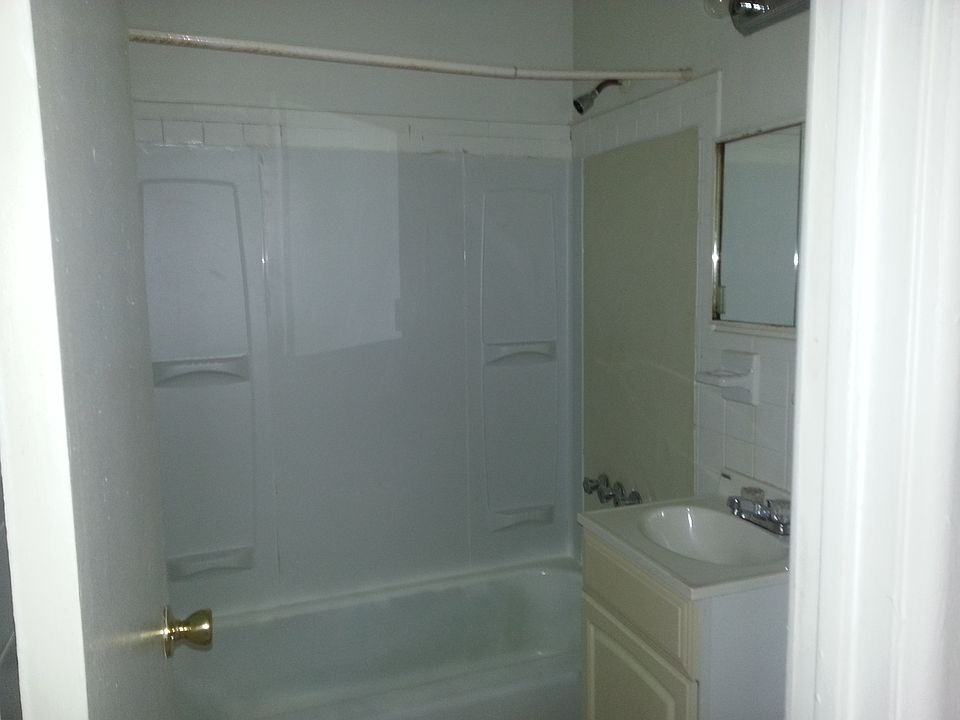 2nd image of 160 Fountain St APT 1C1