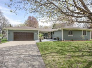 1029 Prairie St S, Shakopee, MN 55379