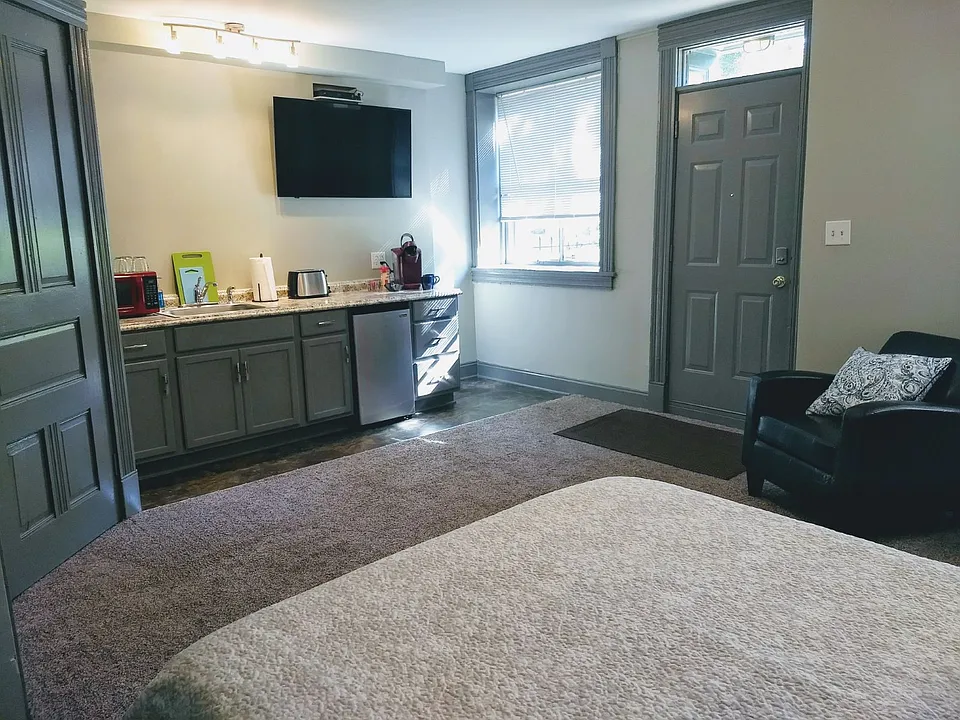 3804 Franklin Ave #1