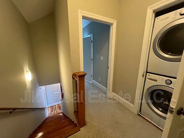 176 Flora Ave NE #A — Photo 11