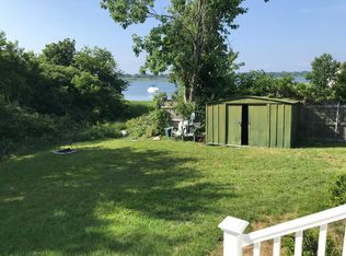 218 Riverside St, Portsmouth, RI 02871