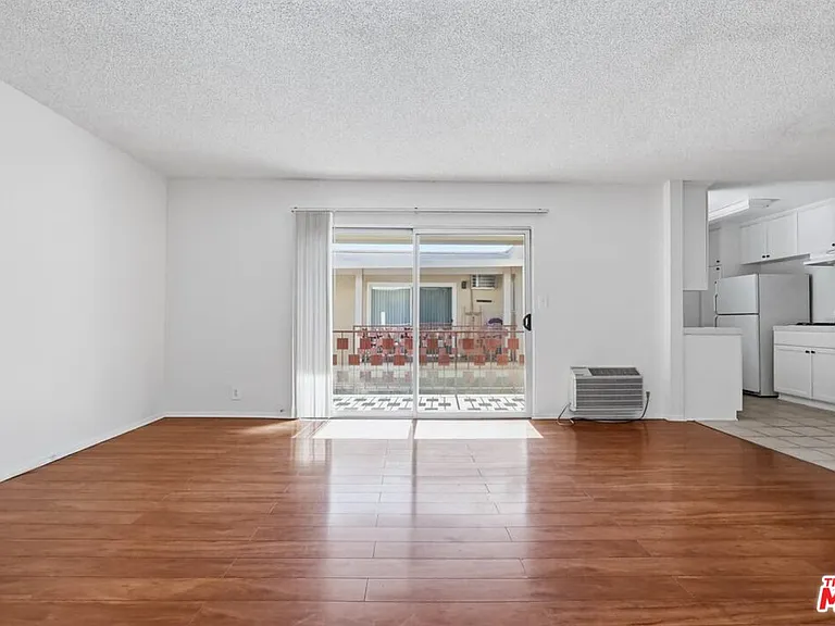 515 N Alfred St #206 — Photo 3