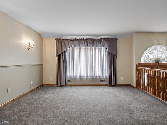 4th image of 206 Downing Rd