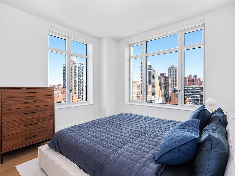 250 E 83rd St #10C — Photo 3