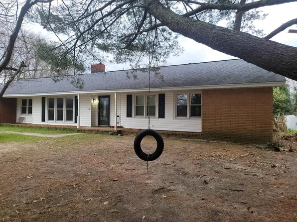 3104 Chris Dr, Dalzell, SC 29040