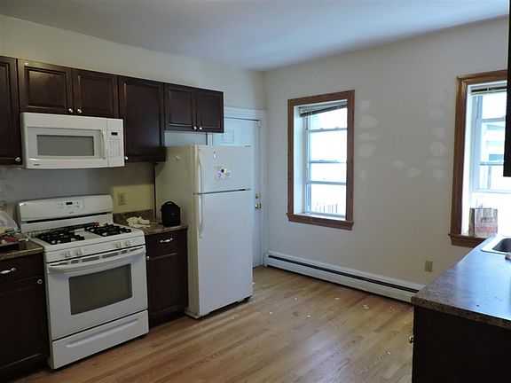 2nd image of 105 Brookline St #2L