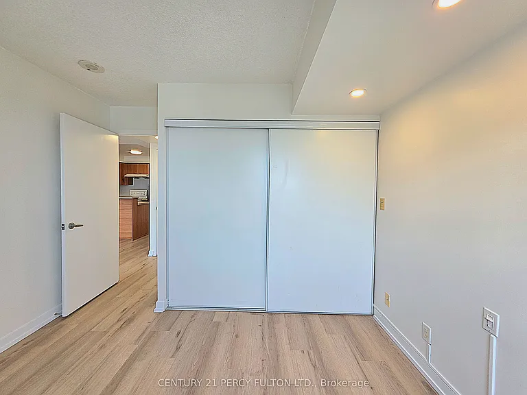 36 Lee Centre Dr #2108 — Photo 15