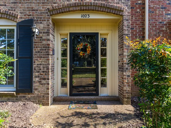 1023 Todd Preis Dr, Nashville, TN 37221