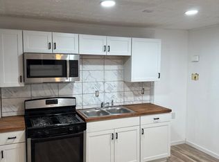 1952 Hilton Rd, Cleveland, OH 44112