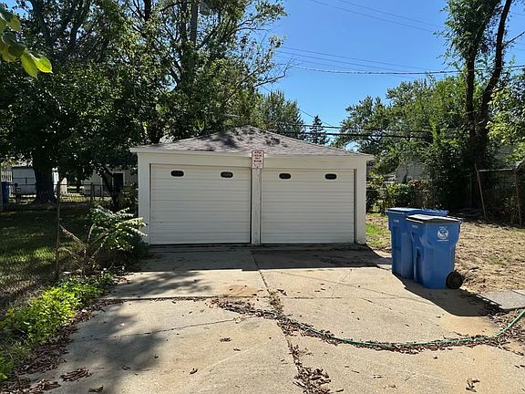 3rd image of 24117 Eton Ave