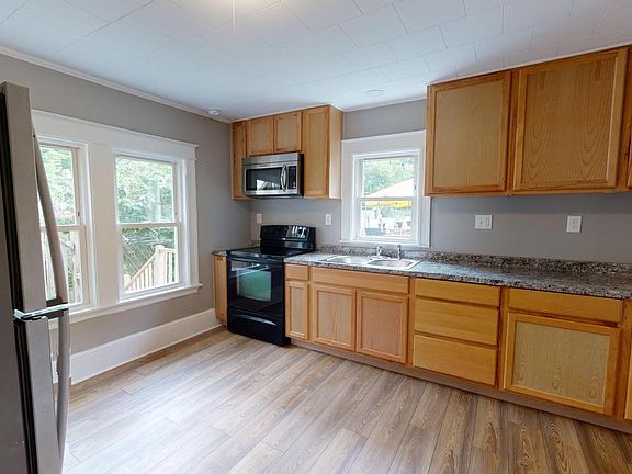 2nd image of 34 Saco St #2