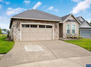 581 Fairwood Crescent Dr, Woodburn, OR