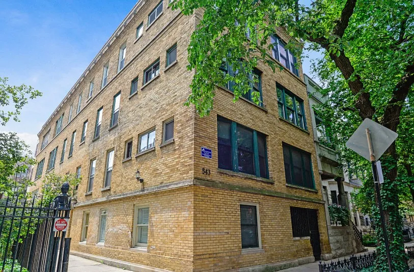 543 W. Fullerton Ave. — Photo 2