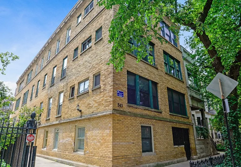 543 W. Fullerton Ave. — Photo 2