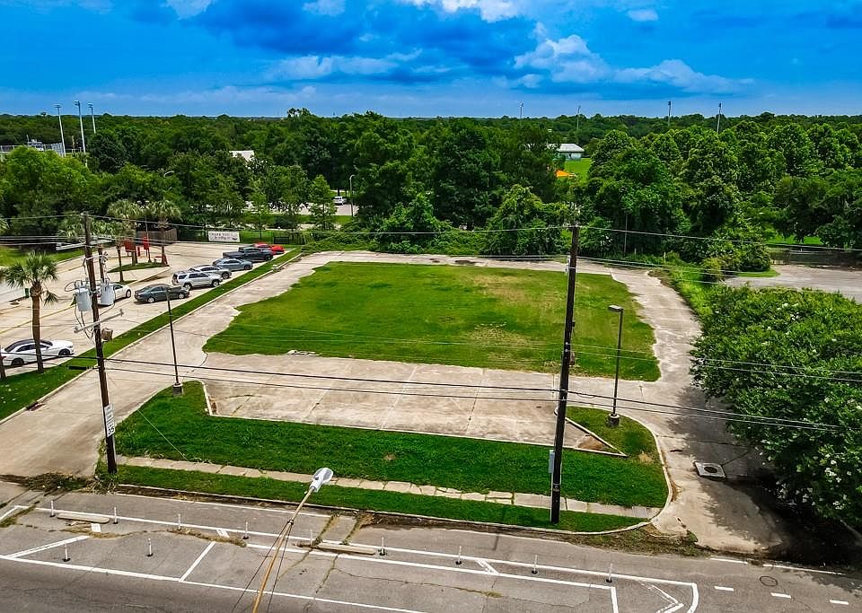 1st image of 5571 Read Blvd