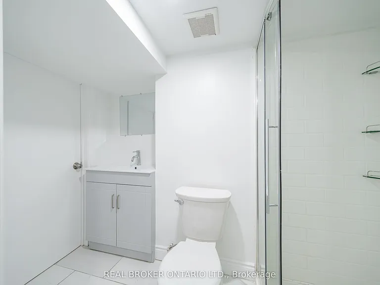 12 Villa Rd #BASEMENT — Photo 17