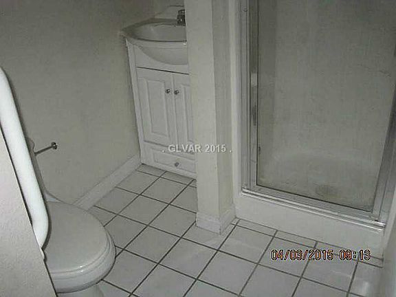3rd image of 1719 Sandalwood Ln