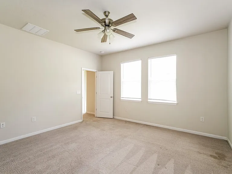 18424 Hunters Meadow Walk — Photo 11