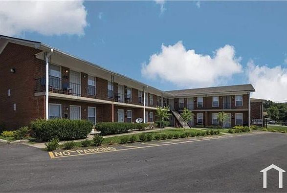 2nd image of 4810 Saddlebrook Ln #8
