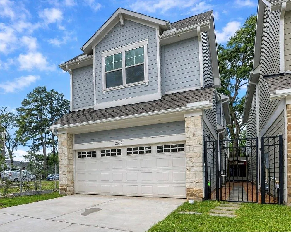 4 bed, 3.0 bath, 2489 sqft, $3,600 — Photo 2