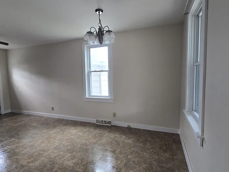 457 Wilson St — Photo 21