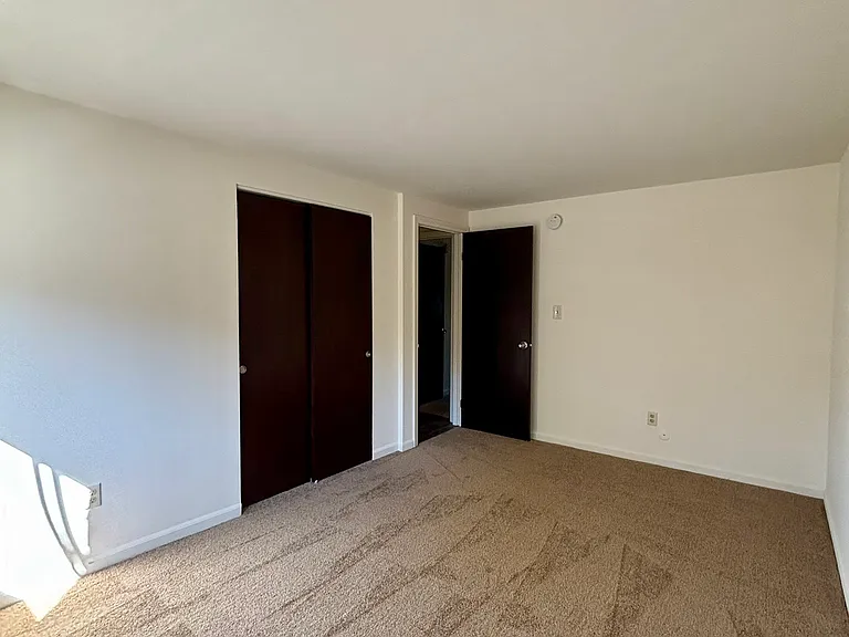 Losson Garden Apartments — Photo 6