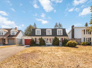 1842 Playfair Dr, Ottawa, ON K1H5S1