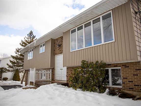 2nd image of 1042 Sarah Ln