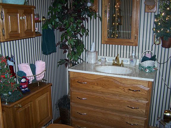 1/2 bath