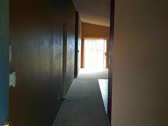 5th image of 924 Blackbird Dr SW