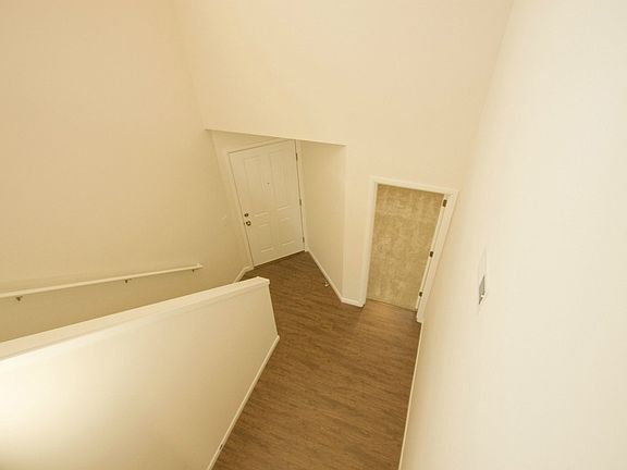 4th image of 403 200th St SW